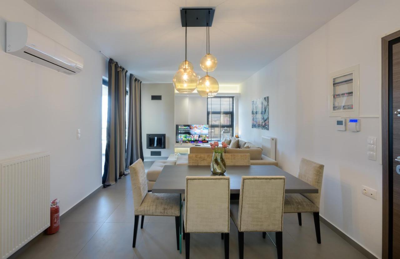 Stylish 2Br Flat With Stunning Views & Prv Parking Apartamento Atenas Exterior foto