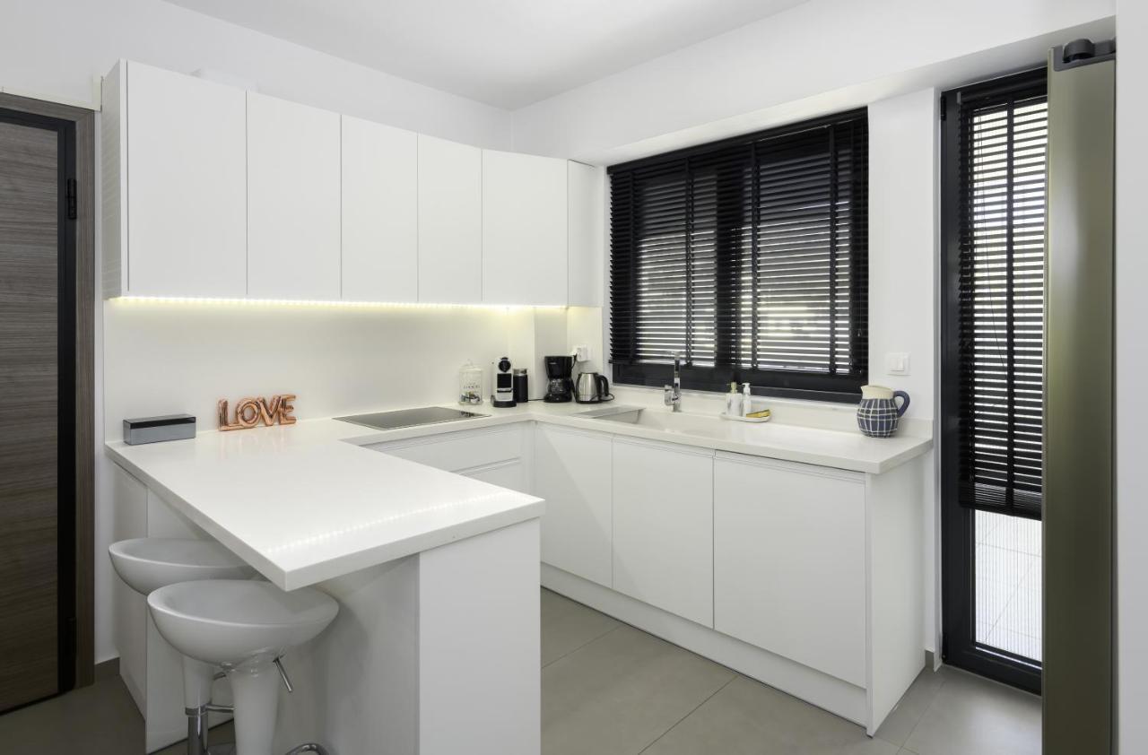 Stylish 2Br Flat With Stunning Views & Prv Parking Apartamento Atenas Exterior foto