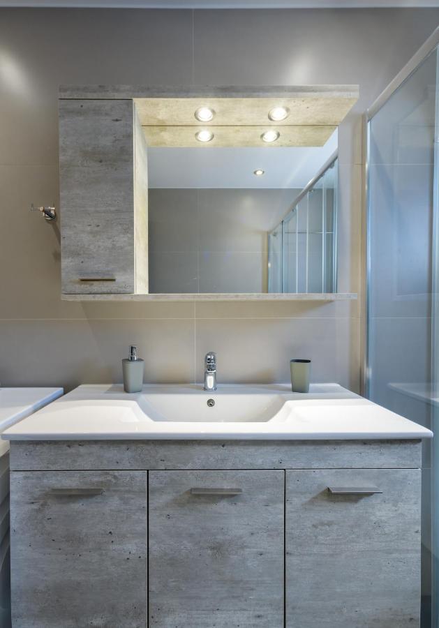 Stylish 2Br Flat With Stunning Views & Prv Parking Apartamento Atenas Exterior foto