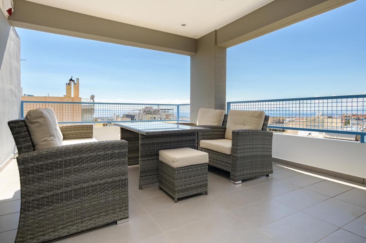Stylish 2Br Flat With Stunning Views & Prv Parking Apartamento Atenas Exterior foto